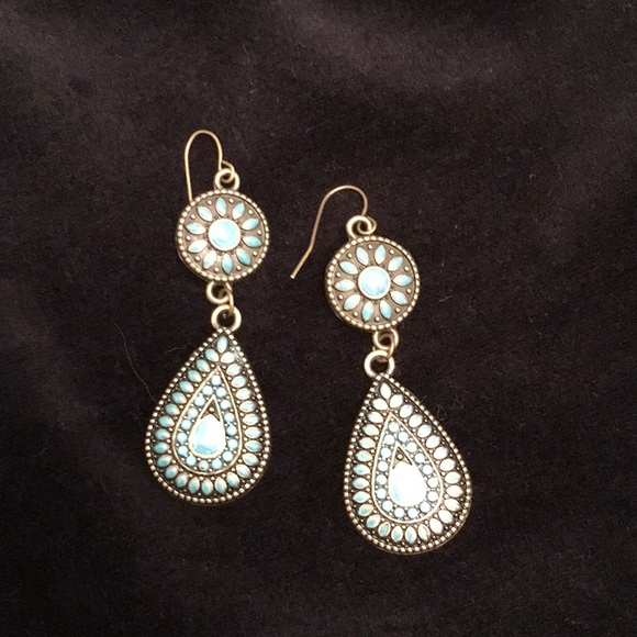 Earrings - Picture 3 of 3